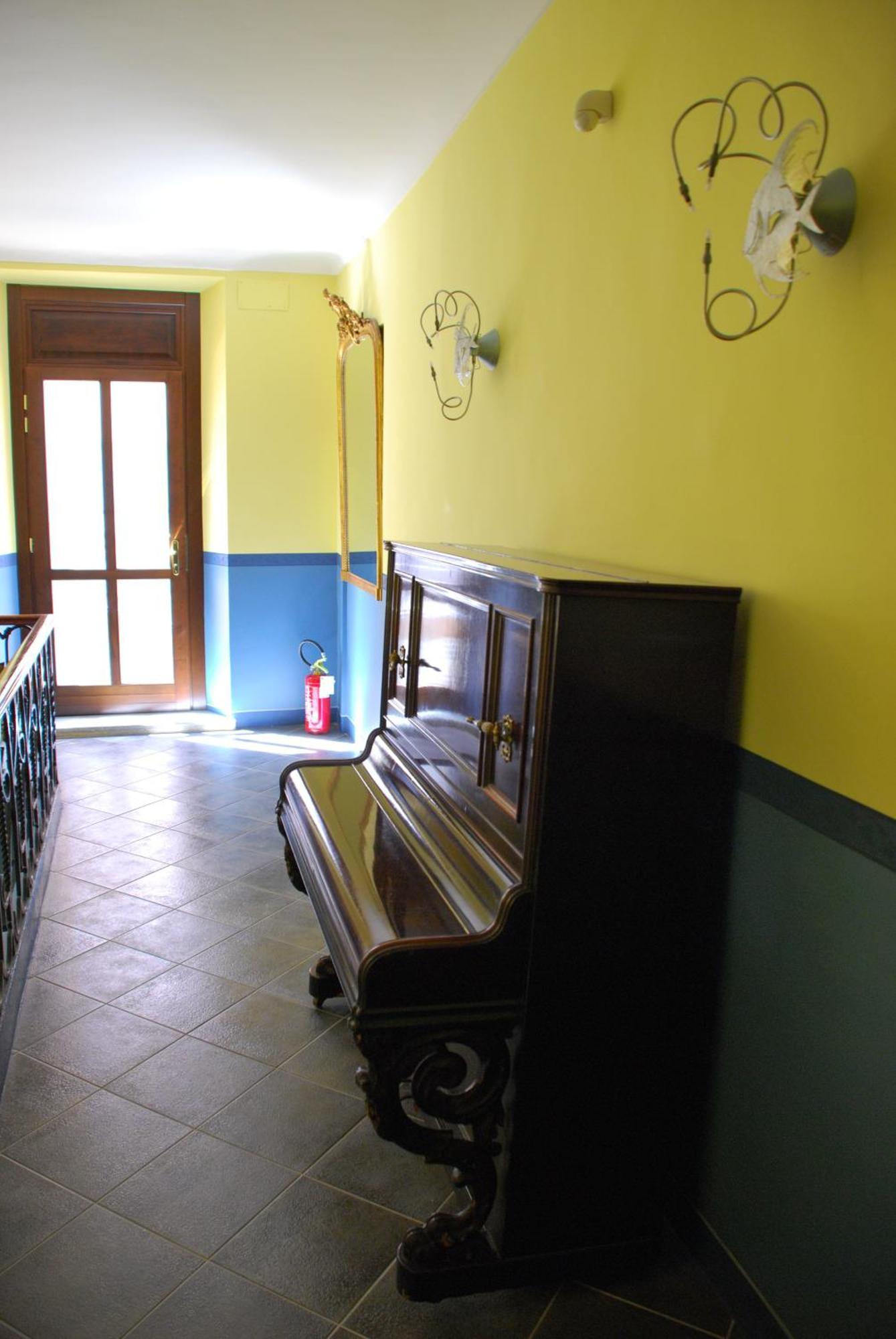 Residence Corona Grossa Чирие Экстерьер фото
